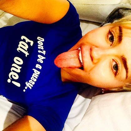 Las camisetas con lesbimensaje de Miley Cyrus 1