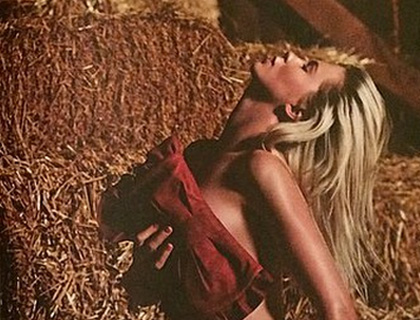 ireland-baldwin-se-desnuda-en-instagram-2