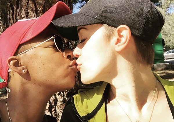 el lesbibeso de samira willey y lauren morelli