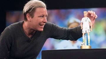 Ya hay lesbibarbie: ¡¡¡la Barbie Abby Wambach!!!