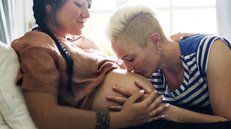 maternidad en parejas lesbianas
