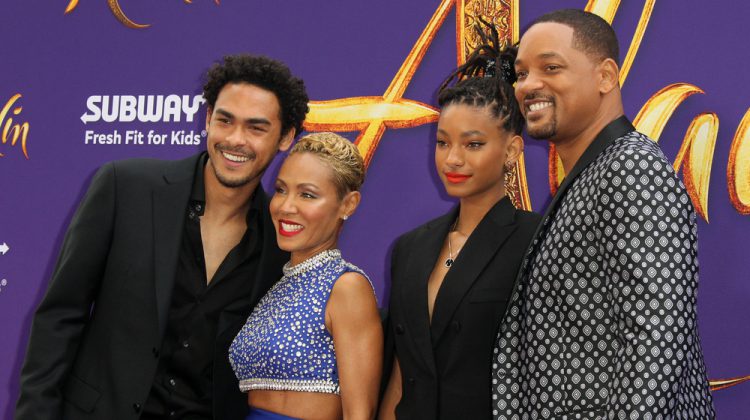 Mujeres bisexuales en la familia Smith