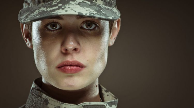 soldado lesbiana