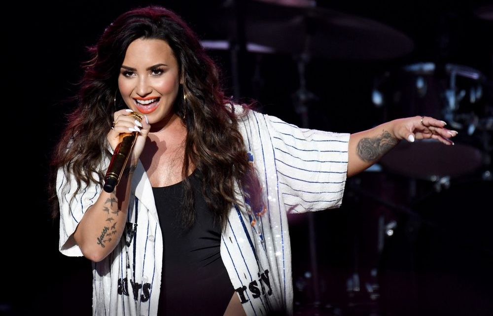 Demi lovato se vuelve a identificar como mujer